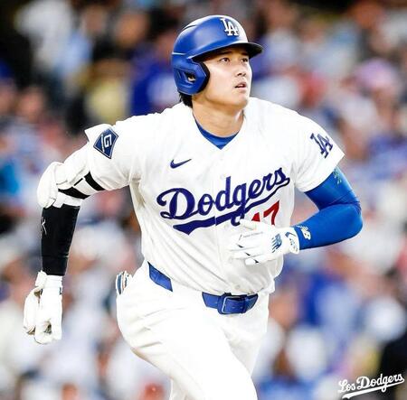 　三回、１０号ソロを放った大谷（ロサンゼルス・ドジャース提供）