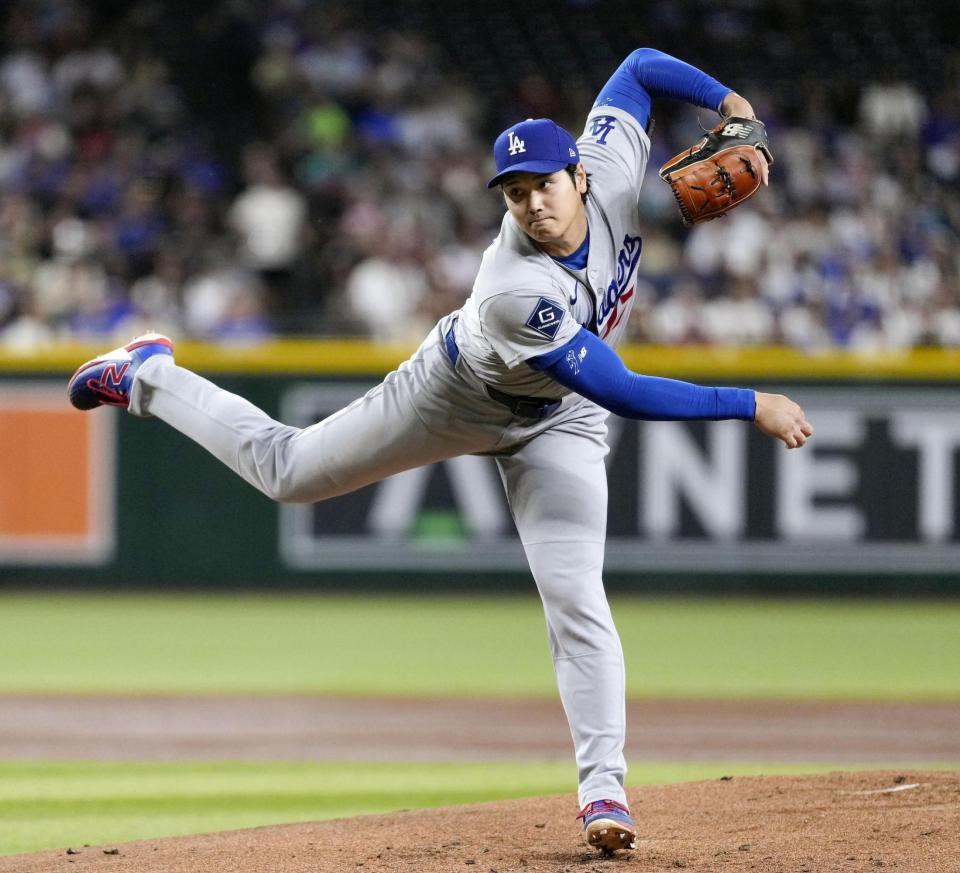 先発登板したドジャース・大谷＝フェニックス（共同）