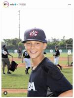 幼少期のスキーンズ。ＭＬＢ公式インスタグラム）ｍｌｂ）より