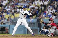 ３回、見逃し三振に倒れる大谷（共同）