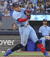 フィリーズ戦に出場した岡本。４打数無安打だった（ゲッティ＝共同）