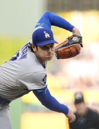 先発登板した大谷（共同）