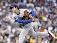 先発登板した大谷（共同）