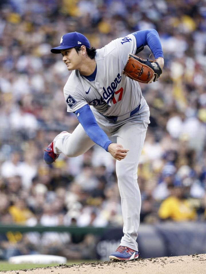 先発登板した大谷（共同）