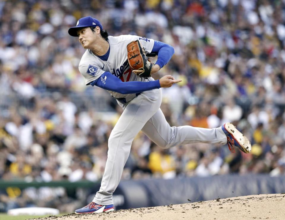 先発登板した大谷（共同）