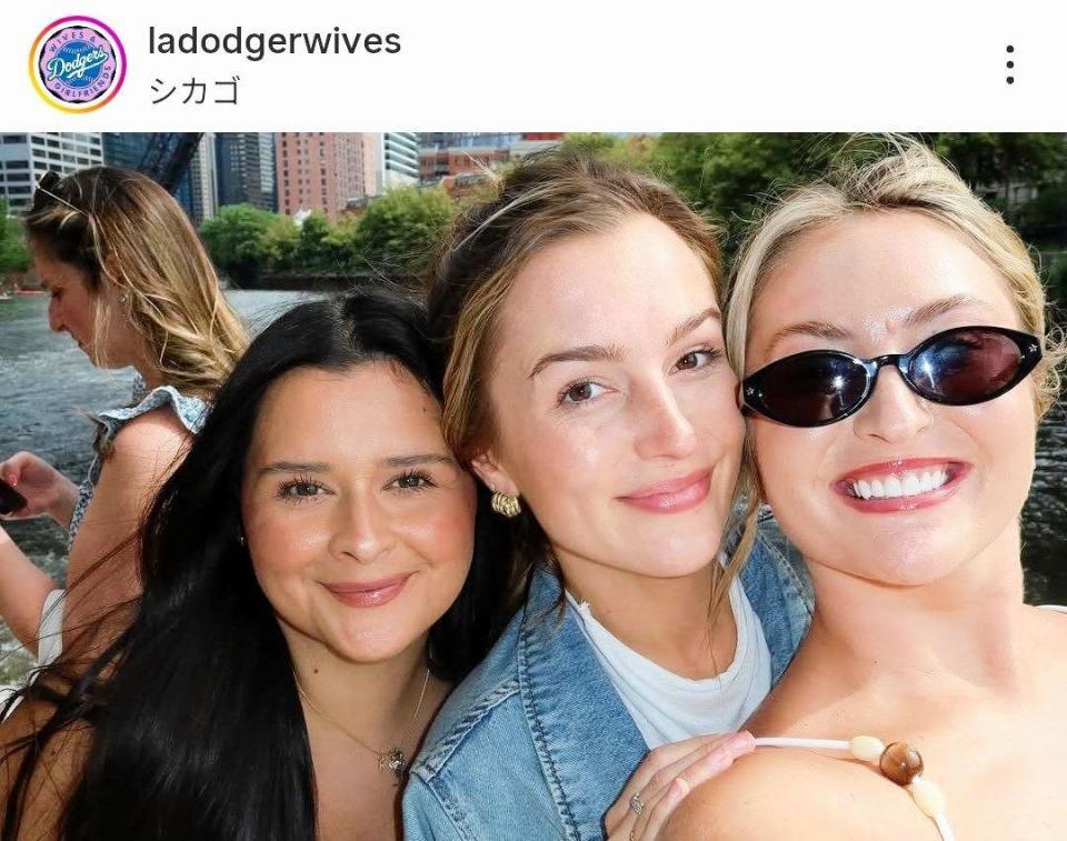 ドジャーワイブスのインスタグラム（ｌａｄｏｄｇｅｒｗｉｖｅｓ）より