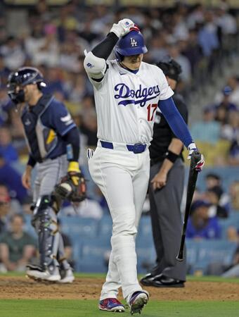 　レイズ戦の７回、見逃し三振に倒れたドジャース・大谷＝ロサンゼルス（共同）