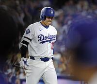 　レイズ戦の７回、見逃し三振に倒れたドジャース・大谷＝ロサンゼルス（共同）