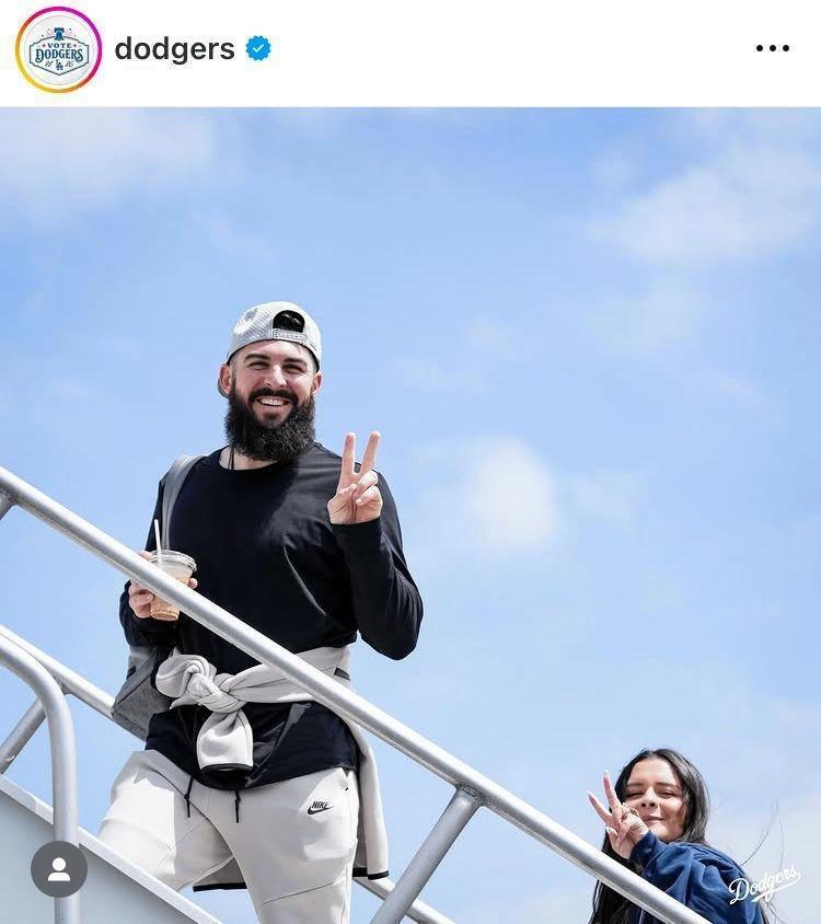 ベシアとケイラ夫人。ドジャースのインスタグラム＠ｄｏｄｇｅｒｓ（６月９日付）より
