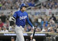 　ツインズ戦の７回、空振り三振に倒れたドジャース・大谷＝ミネアポリス（共同）
