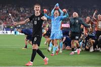 セネガルに勝利し喜ぶエデゴール（10）らノルウェーイレブン＝２２日（ゲッティ＝共同）