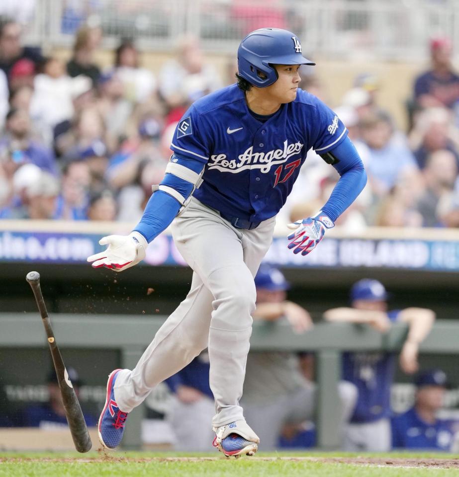 　ツインズ戦の３回、適時打を放つドジャース・大谷＝ミネアポリス（共同）