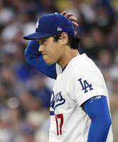 　パドレス戦の４回、メリルにソロを浴びた大谷（共同）