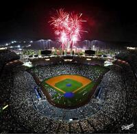 試合後、ドジャースタジアムで行われた花火ショー（ロサンゼルス・ドジャース提供）