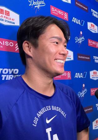 試合後に取材に応じる山本由伸（撮影・小林信行）