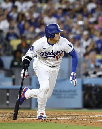 ４回、２点適時打を放った大谷（共同）