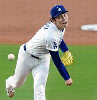 　ロッキーズ戦に先発したドジャース・佐々木。６回４安打３失点で勝敗は付かなかった（共同）