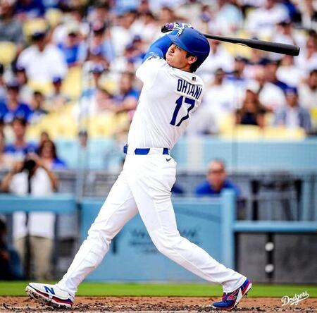 初回、先頭打者本塁打を放った大谷（ロサンゼルス・ドジャース提供）