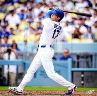 初回、先頭打者本塁打を放った大谷（ロサンゼルス・ドジャース提供）