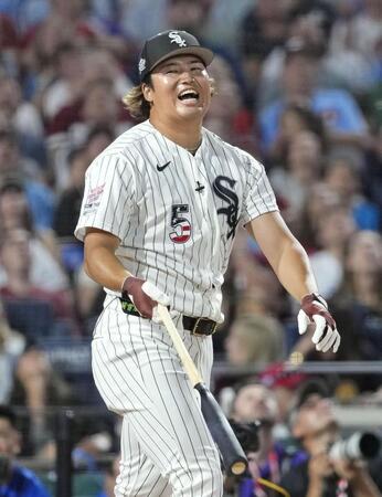 　本塁打競争の第１ラウンドを終えたホワイトソックス・村上。９本にとどまって５位に終わり、４人による準決勝には進めなかった＝フィラデルフィア（共同）