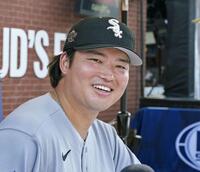 　オールスター戦の前日、笑顔で取材に応じるホワイトソックス・村上＝フィラデルフィア（共同）