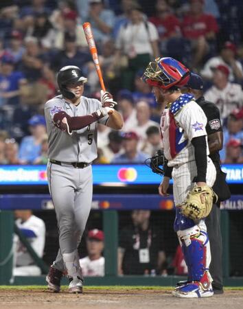 　オールスター戦の９回、打席に臨むホワイトソックス・村上＝フィラデルフィア（共同）