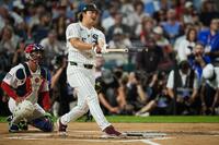 本塁打競争に出場した村上（写真提供・ＡＰ／アフロ）