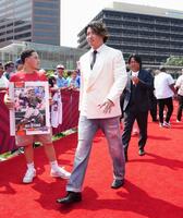 　米大リーグ、オールスター戦前のレッドカーペットショーに参加したホワイトソックス・村上宗隆＝14日、フィラデルフィア（共同）