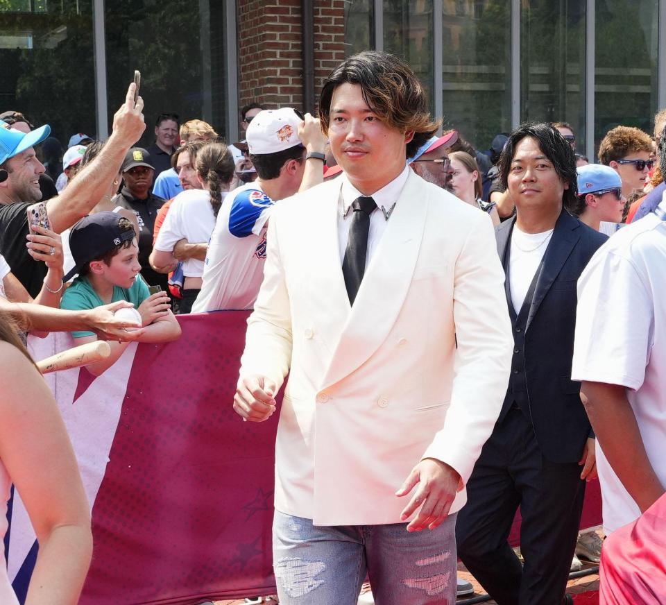 　米大リーグ、オールスター戦前のレッドカーペットショーに参加したホワイトソックス・村上宗隆＝14日、フィラデルフィア（共同）