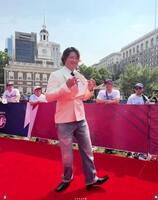 オールスターのレッドカーペットを歩く村上宗隆。ホワイトソックスの公式インスタグラム＠ｗｈｉｔｅｓｏｘより
