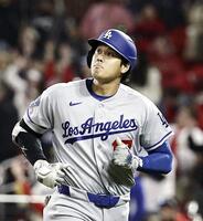 野茂英雄さん 懐かしの「背番号16」ドジャース球団OB式典出席/大
