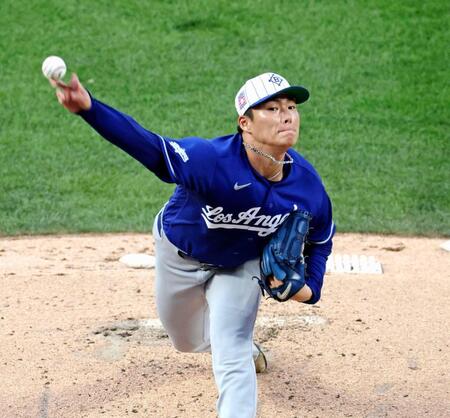 　６回１失点の好投を見せ、日米通算１００勝を達成した山本（共同）