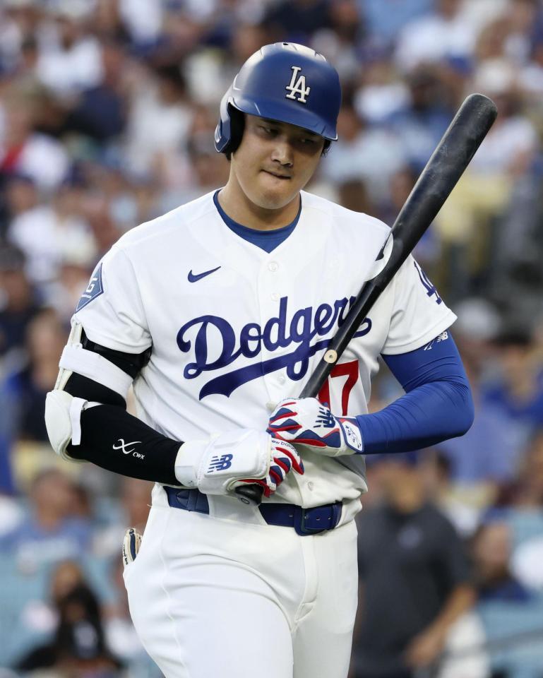 　レッドソックス戦の１回、見逃し三振に倒れたドジャース・大谷＝ロサンゼルス（共同）