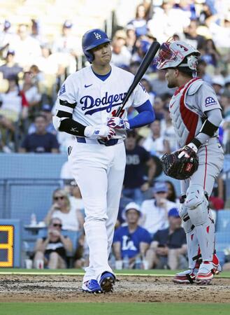　レッドソックス戦の５回、見逃し三振に倒れたドジャース・大谷＝ロサンゼルス（共同）
