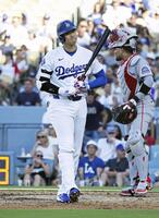 　レッドソックス戦の５回、見逃し三振に倒れたドジャース・大谷＝ロサンゼルス（共同）