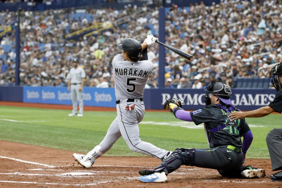 　レイズ戦の４回、右前打を放つホワイトソックス・村上（共同）