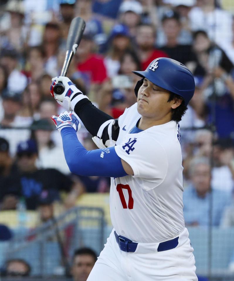 　レッドソックス戦の７回、空振り三振に倒れたドジャース・大谷＝ロサンゼルス（共同）