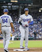 ２回、右前打を放った大谷（共同）