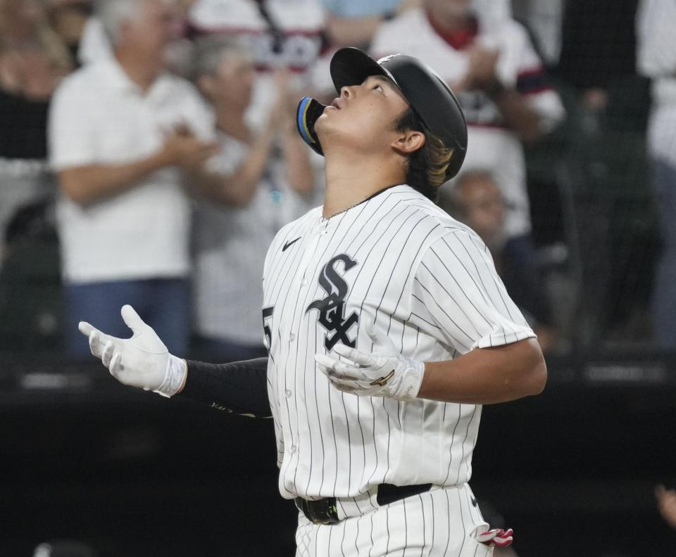 　ガーディアンズ戦の６回、26号ソロを放ち本塁へ向かうホワイトソックス・村上＝シカゴ（ＡＰ＝共同）