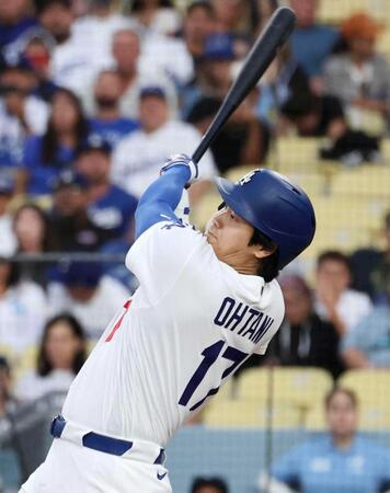 　１回、二塁打を放つドジャース・大谷（共同）