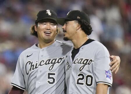 ホワイトソックス・村上宗隆（左）とミゲル・バルガス＝提供・共同通信社
