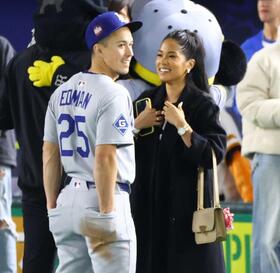 ドジャースのトミー・エドマン（左）とクリステン