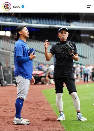 イチロー氏と言葉をかわす今永。カブスの公式インスタグラム（ｃｕｂｓ）より