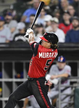 　メッツ戦の４回、右飛に倒れるホワイトソックス・村上＝シカゴ（共同）