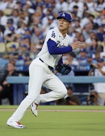 　パイレーツ戦の１回、適時打を許したドジャース・山本＝ロサンゼルス（共同）