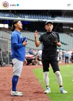 イチロー氏と言葉をかわす今永。カブスの公式インスタグラム（ｃｕｂｓ）より