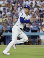 　パイレーツ戦の１回、適時打を許したドジャース・山本＝ロサンゼルス（共同）