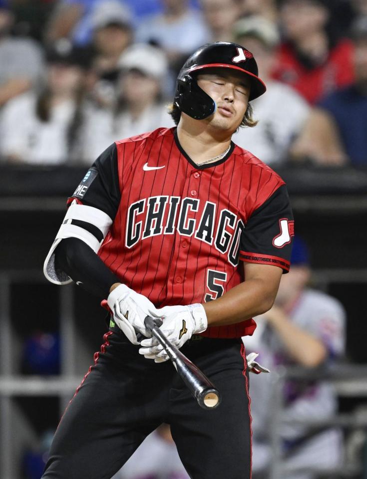 　メッツ戦の８回、空振り三振に倒れたホワイトソックス・村上＝シカゴ（共同）