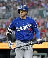 　ブレーブス戦の３回、空振り三振に倒れたドジャース・大谷＝アトランタ（共同）