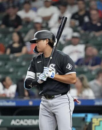 　アストロズ戦の３回、四球を選ぶホワイトソックス・村上＝ヒューストン（共同）